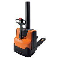 Carrello elevatore elettrico ergonomico Staxio - Portata 800 kg - Toyota