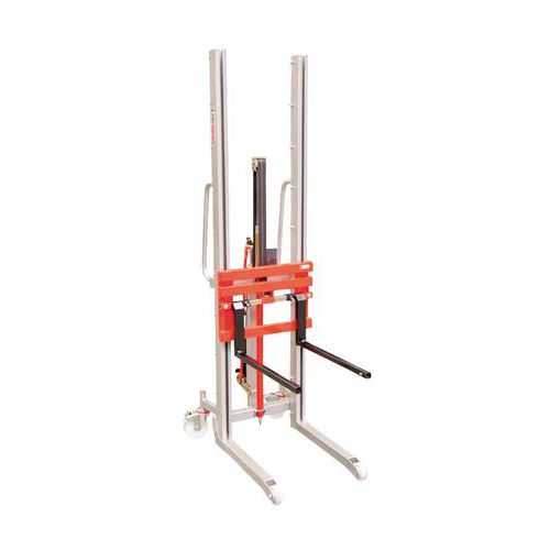 Elevatore Portata 300Kg Sollevamento: 1700 mm,