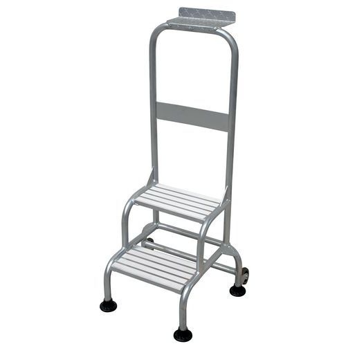 Scaletta a 2 gradini con parapetto frontale,