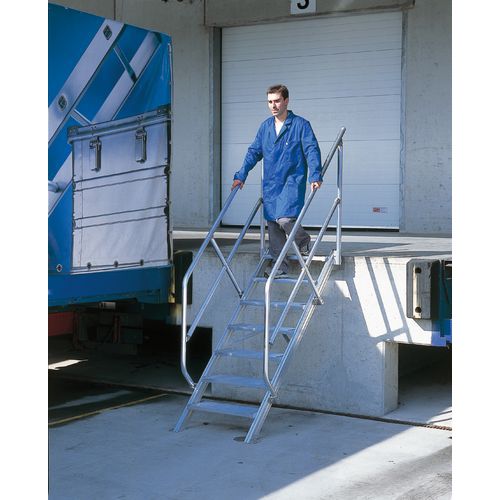 scala 7 gradini 600 mm. Inclinazione 60°. Con corrimano,