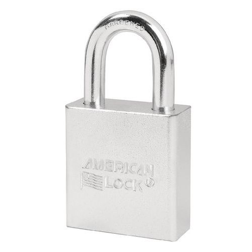 Lucchetto in acciaio massiccio cementato e cromato, a chiavi differenziate -,