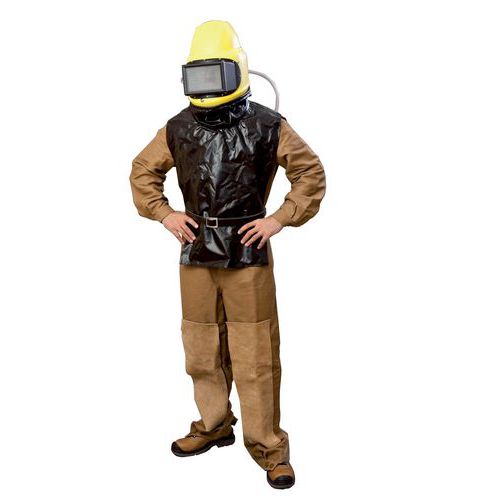 CASCO C4, in poliestere rinforzato con fibra di vetro e vis,