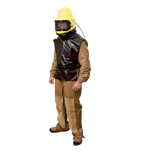 CASCO P4, in poliestere rinforzato con fibra di vetro e vis,