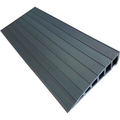 Rampa d’accesso - 150mm x 40mm x 1000mm nero - Adesivo,